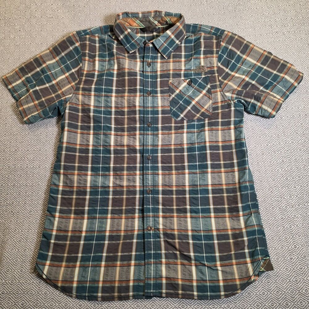 The North Face Men’s Medium Plaid Short Sleeve Button Down Shirt
